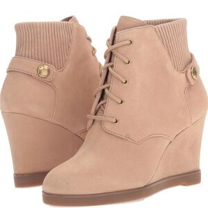 Michael Kors Carrigan Wedge Suede Ankle Boot Tan Size 6.5.